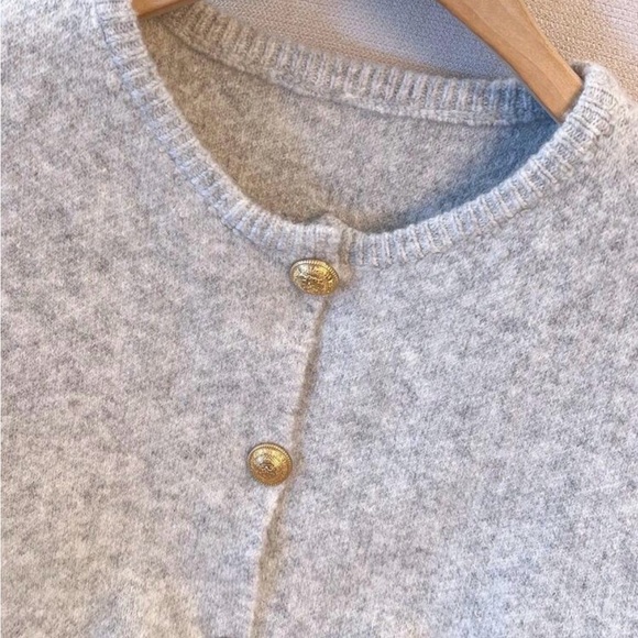 🤍 Duo Run Gray Knit Button Sweater Vest | Size L | NWT - Picture 4 of 6